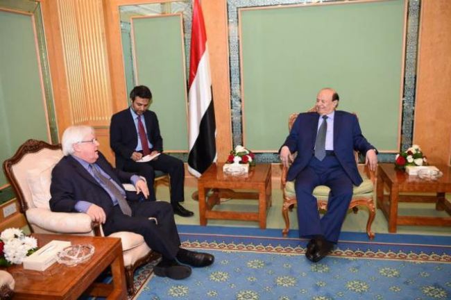 الرئيس هادي مع المبعوث الأممي مارتن غريفيث