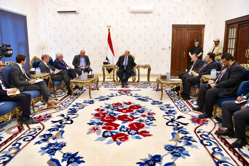 الرئيس هادي يلتقي المبعوث الأممي في عدن
