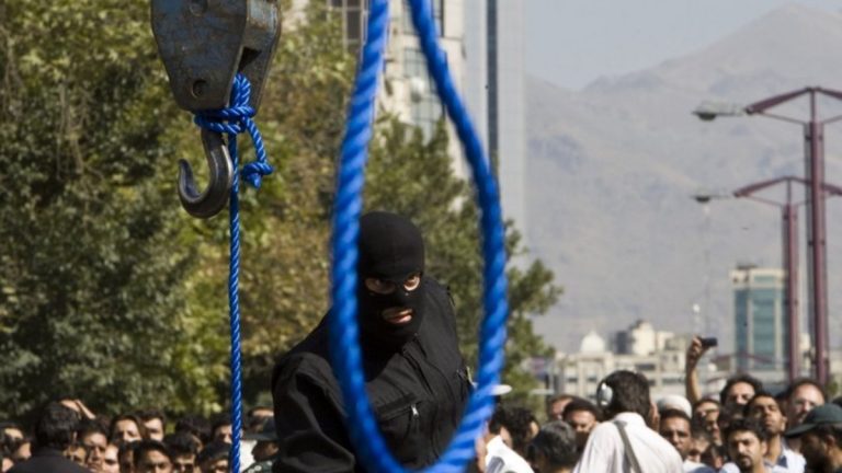 إيران تعدم 20 شخصًا