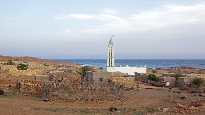 حاولت أبوظبي بسط نفوذها في سقطرى